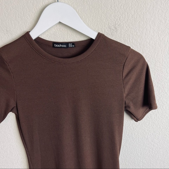 Boohoo Brown Ribbed Short Sleeve Casual Bodycon Mini Dress - Picture 3 of 5
